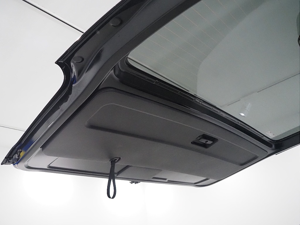 【新車ハイエースワゴンGL/FLEX内装架装Ver1/2WD】収納可能なハーフベッドキッド！【全国納車可能】