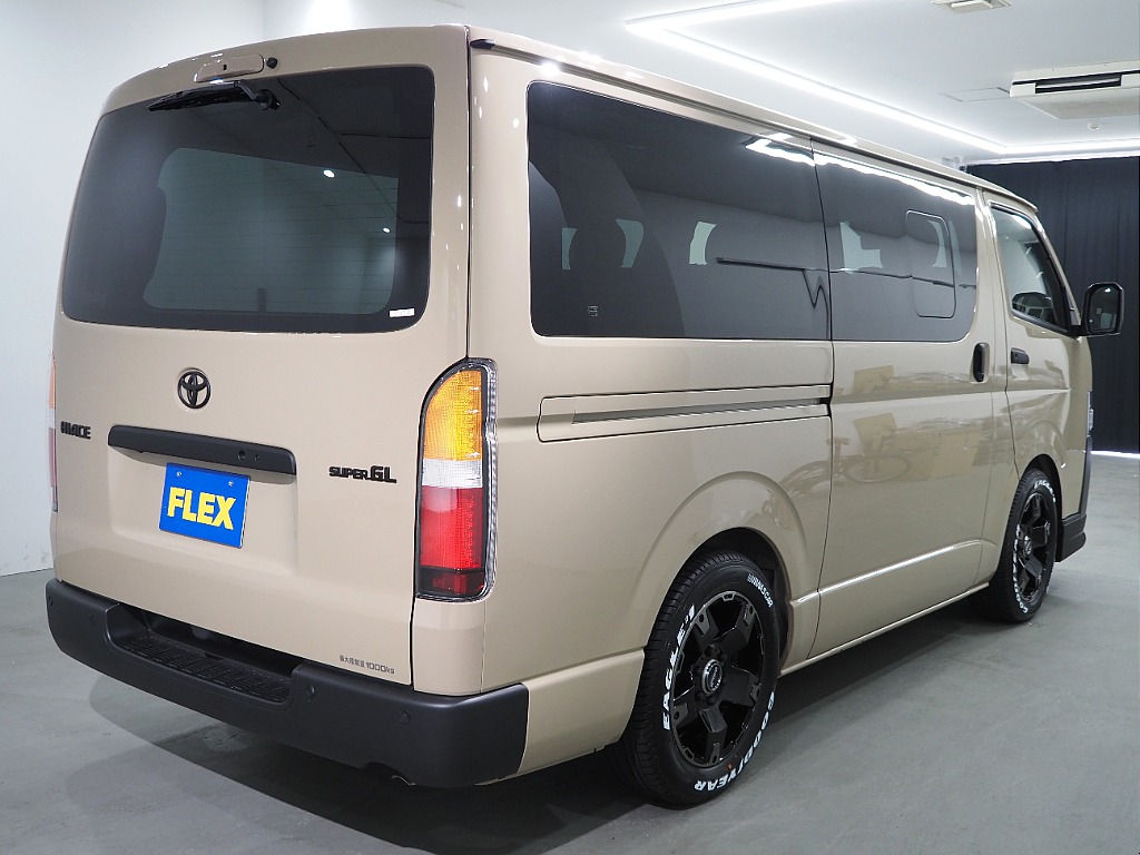 【新車/アースカラーPKG/ベージュ/ディーゼルターボ/2WD】スライド小窓付き車両