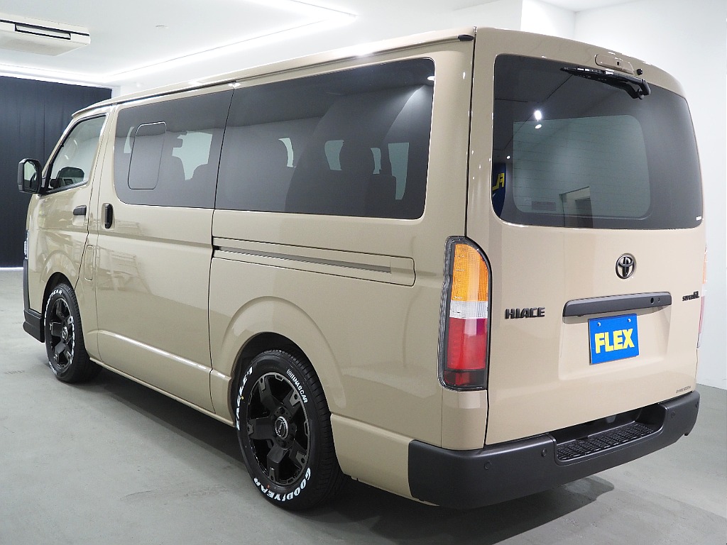 【新車/アースカラーPKG/ベージュ/ディーゼルターボ/2WD】スライド小窓付き車両