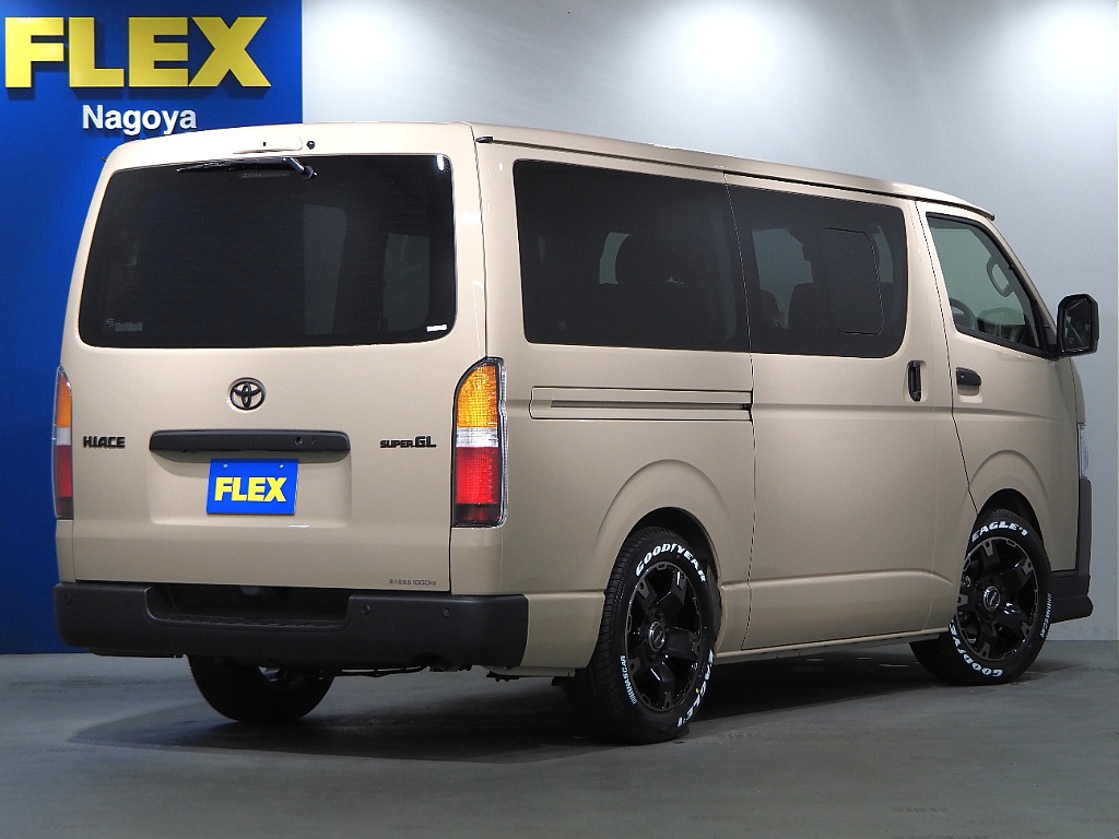 【新車/アースカラーPKG/ベージュ/ディーゼルターボ/2WD】スライド小窓付き車両
