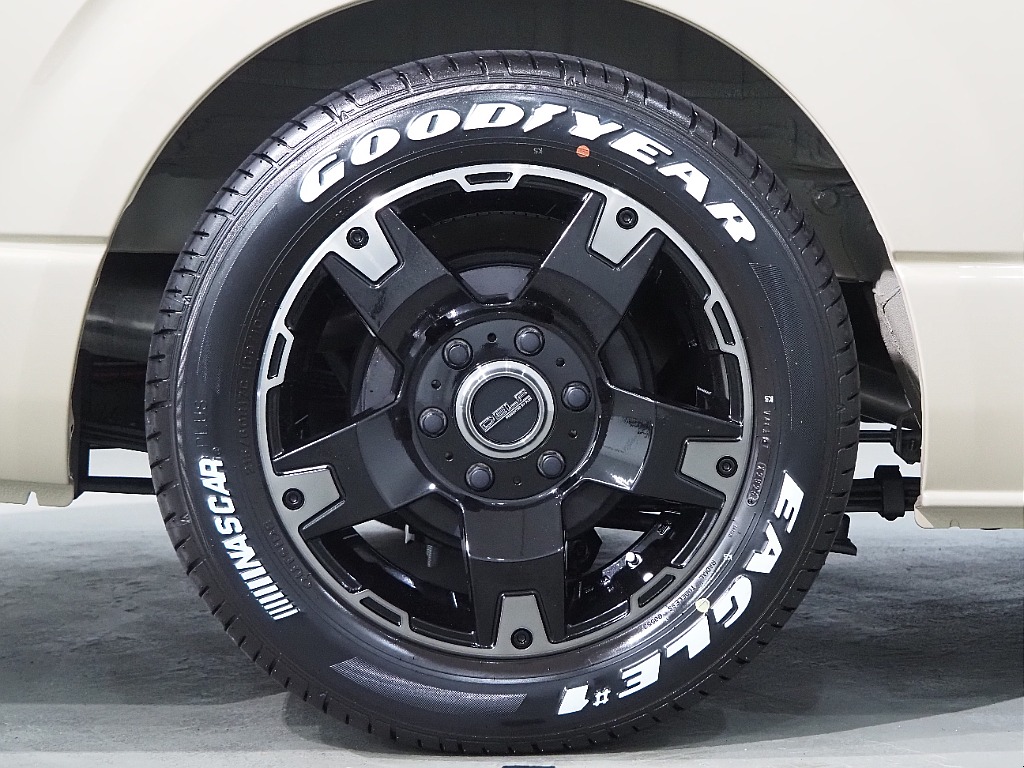 【新車/アースカラーPKG/ベージュ/ディーゼルターボ/2WD】スライド小窓付き車両