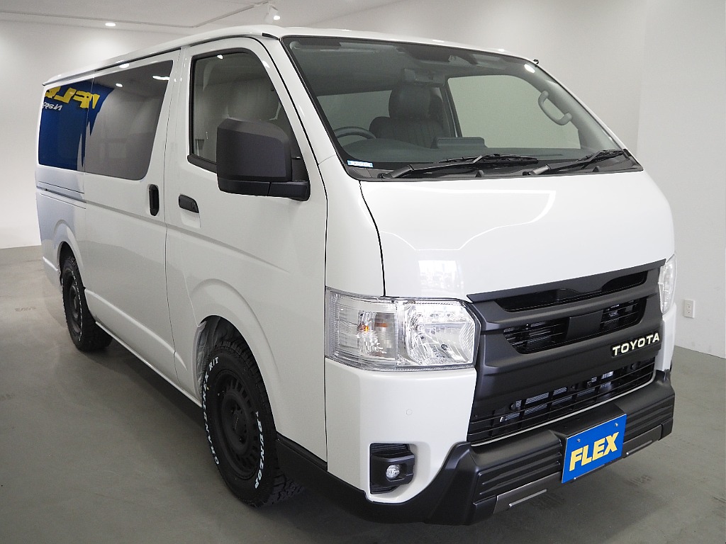 トヨタ ハイエースバン(3枚目)