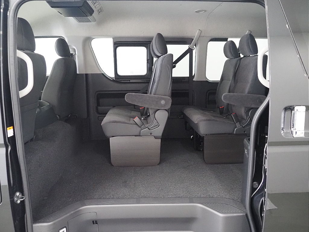 【新車/ハイエースワゴンGL/2WD/スタンダード配列】前向き10人乗車♪【全国納車可能】