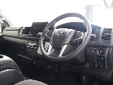 【新車/ハイエースワゴンGL/オリジナル内装架装familiar/ベッドキッド】フローリング施工♪【全国納車可能】