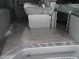 【新車/ハイエースワゴンGL/オリジナル内装架装familiar/ベッドキッド】フローリング施工♪【全国納車可能】