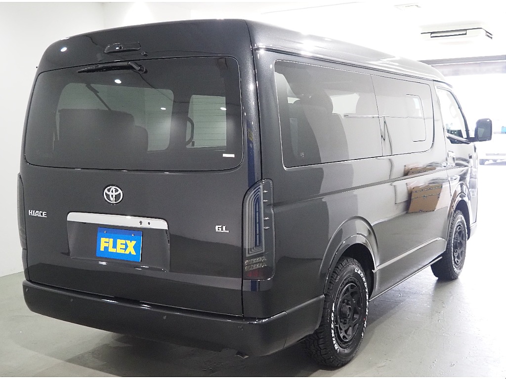 【新車/ハイエースワゴンGL/オリジナル内装架装familiar/ベッドキッド】フローリング施工♪【全国納車可能】