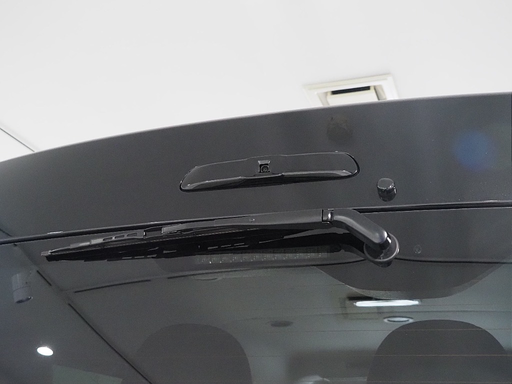 【新車/ハイエースワゴンGL/オリジナル内装架装familiar/ベッドキッド】フローリング施工♪【全国納車可能】