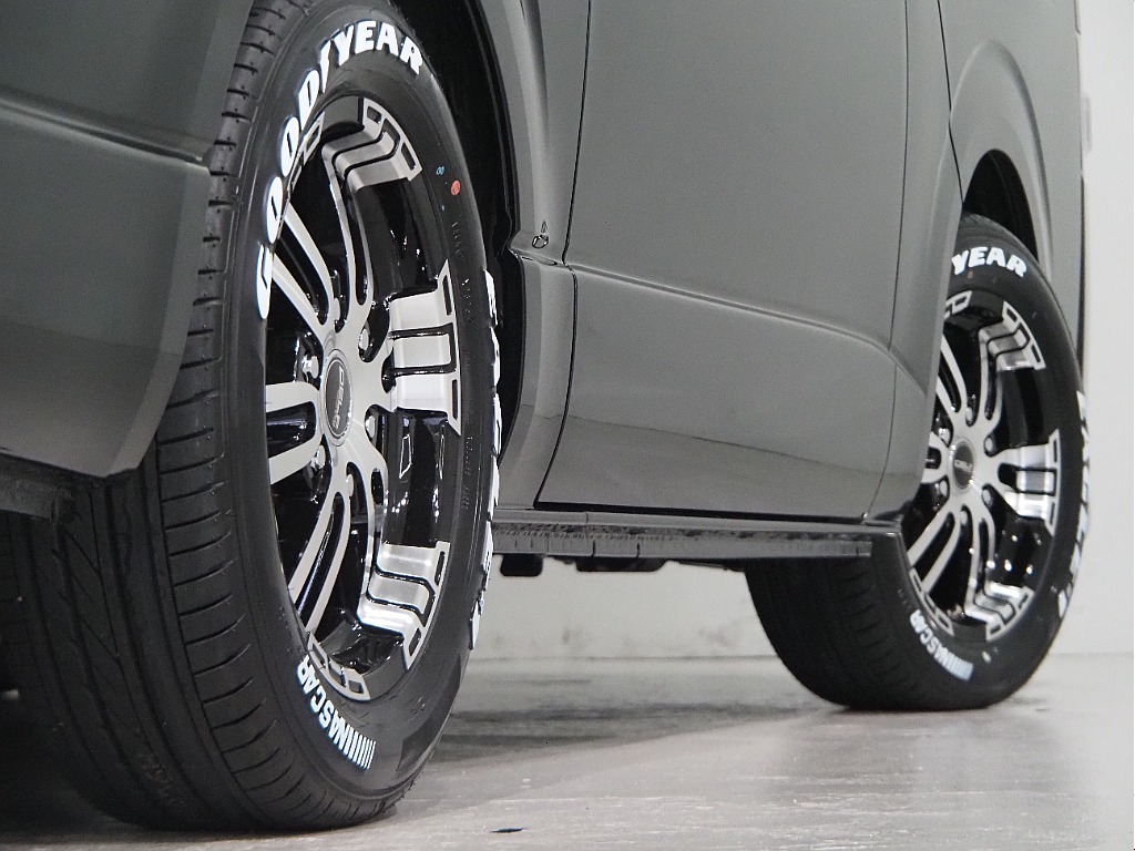 【新車/ハイエースバン/DARKPRIMEⅡ/ディーゼル2WD】左右スライド小窓付き【全国納車可能】