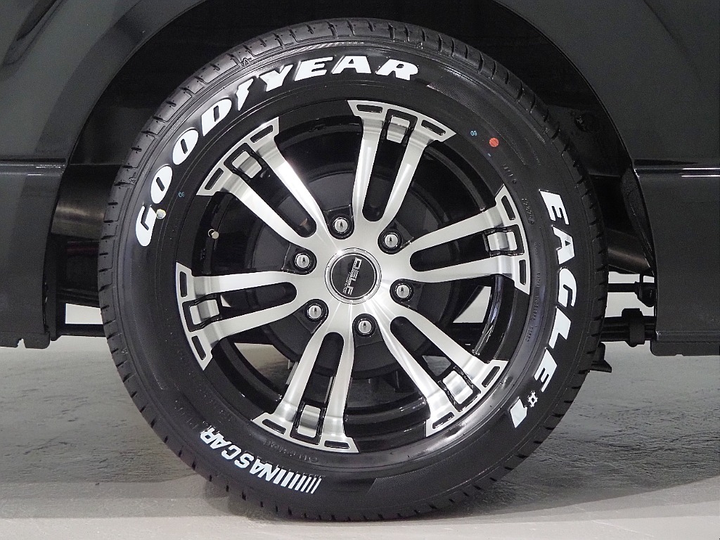 【新車/ハイエースバン/DARKPRIMEⅡ/ディーゼル2WD】左右スライド小窓付き【全国納車可能】