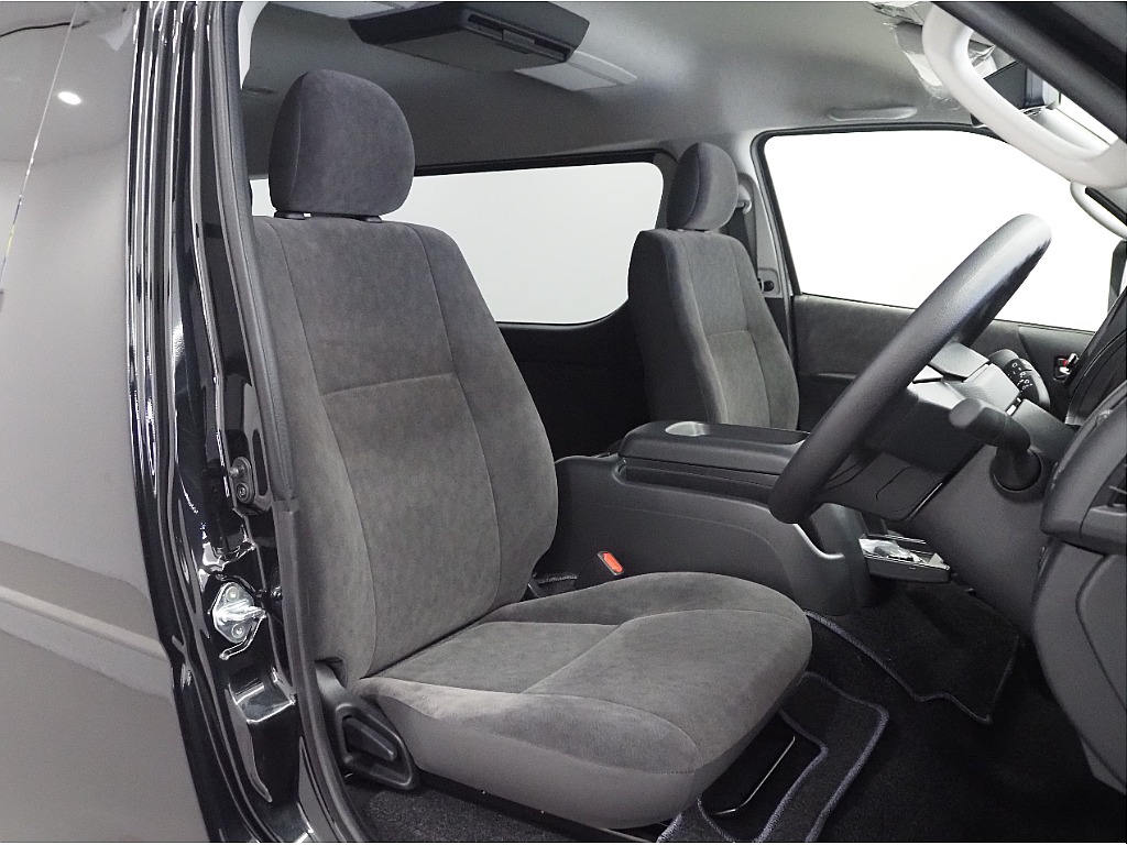 【新車/ハイエースワゴンGL/スタンダード配列/4WD】車内空間の広さが魅力♪【全国納車可能】