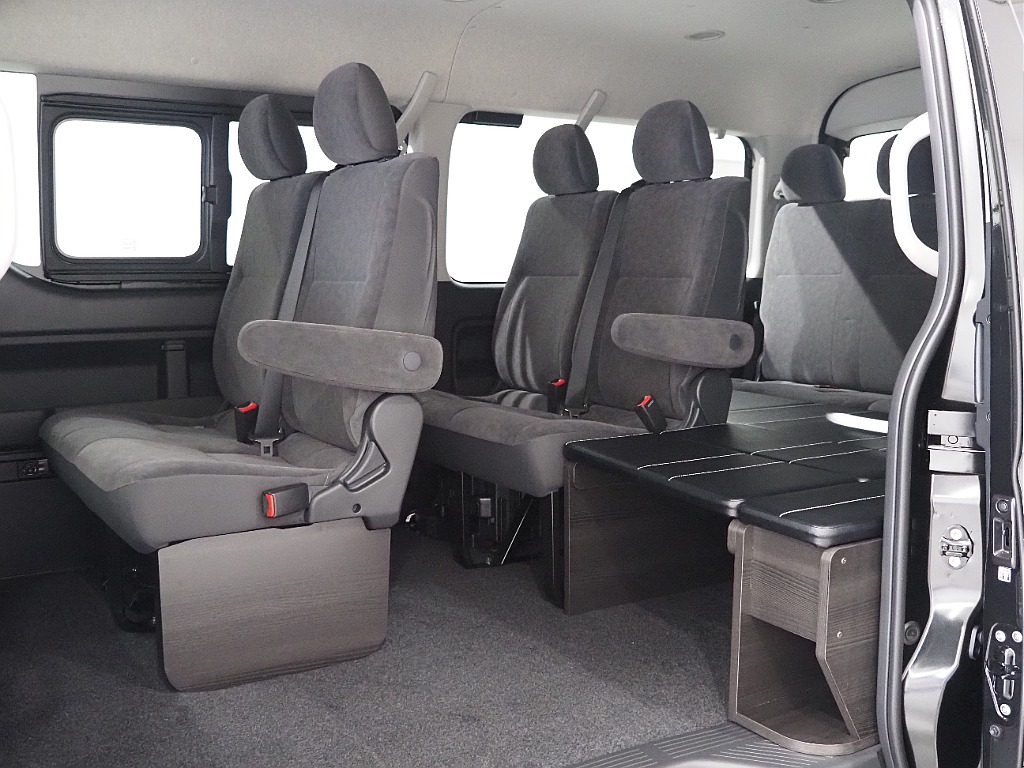【新車/ハイエースワゴンGL/スタンダード配列/4WD】車内空間の広さが魅力♪【全国納車可能】