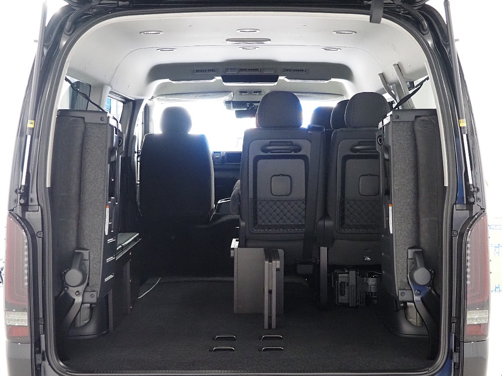 【新車/ハイエースワゴンGL/スタンダード配列/4WD】車内空間の広さが魅力♪【全国納車可能】