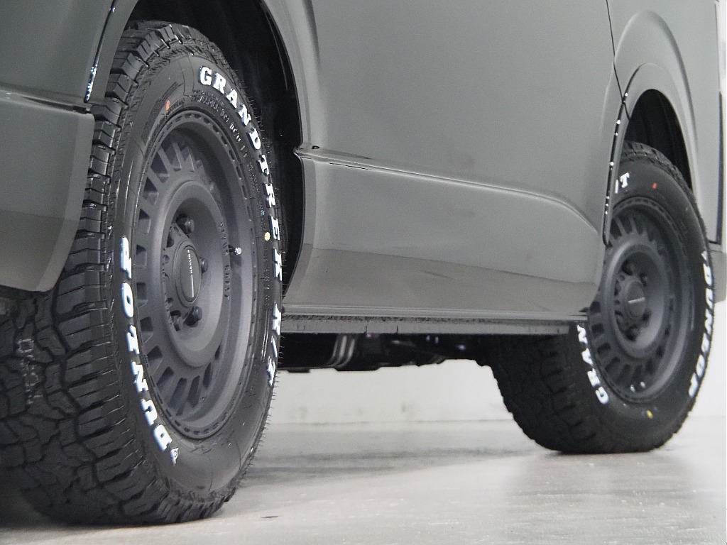 【新車/ハイエースワゴンGL/スタンダード配列/4WD】車内空間の広さが魅力♪【全国納車可能】
