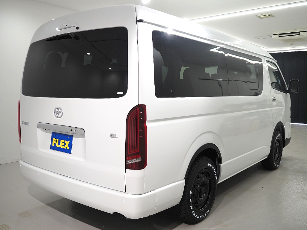 【新車/ハイエースワゴンGL/4WD/familiar/2.7Lガソリン】フローリング施工【全国納車可能】