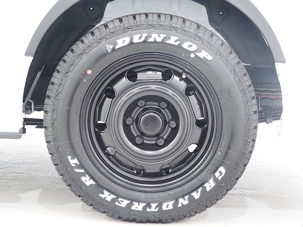 【新車/ハイエースワゴンGL/4WD/familiar/2.7Lガソリン】フローリング施工【全国納車可能】