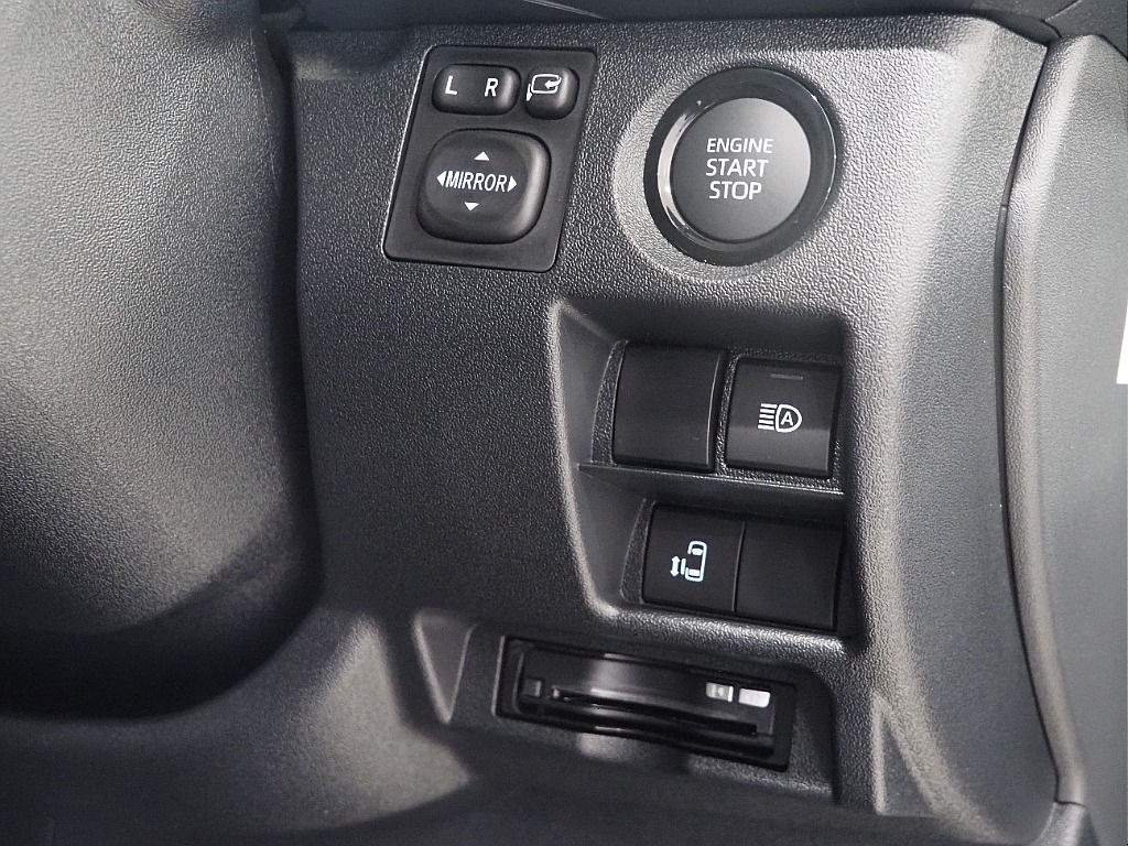 【新車/ワゴンGL/FLEX内装架装familiar/2.7L/4WD】フローリング施工【全国納車可能】