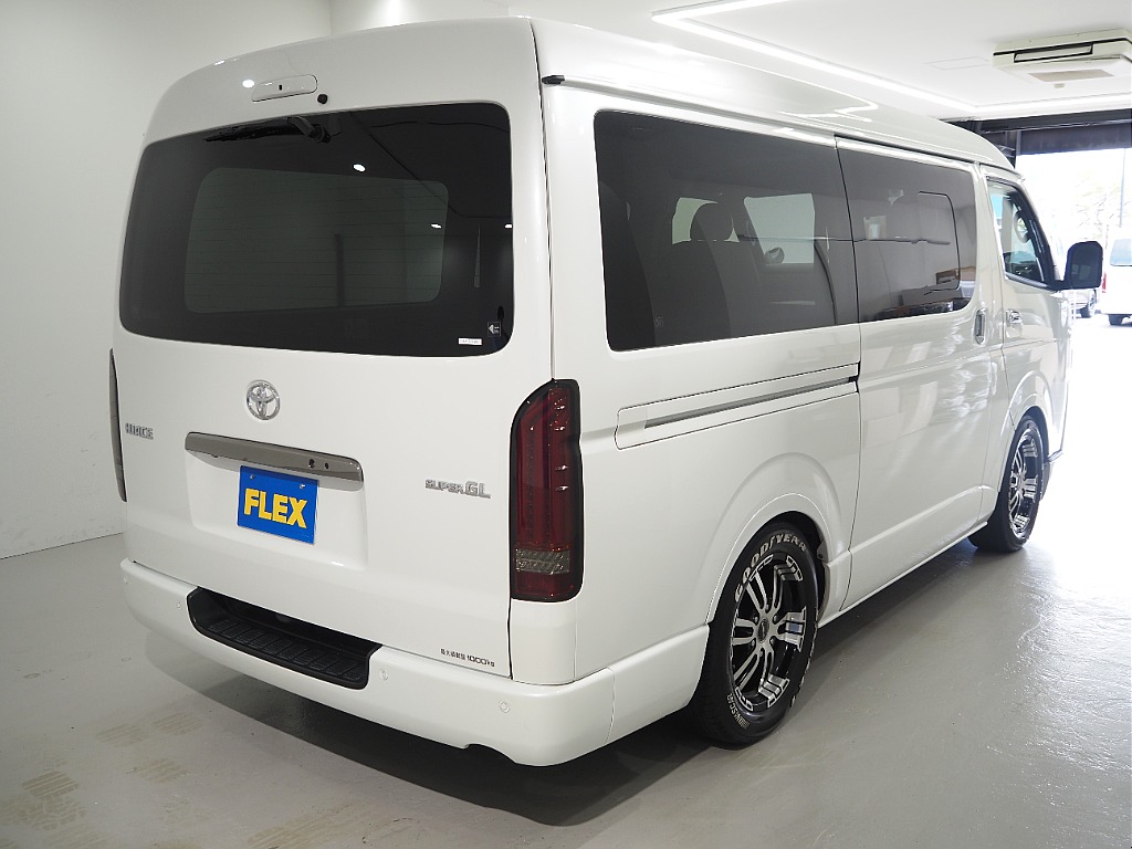 【R5年式/ワイドバンディーゼル2WD/両側小窓付き/11インチナビ】大容量スペース！【全国納車可能】