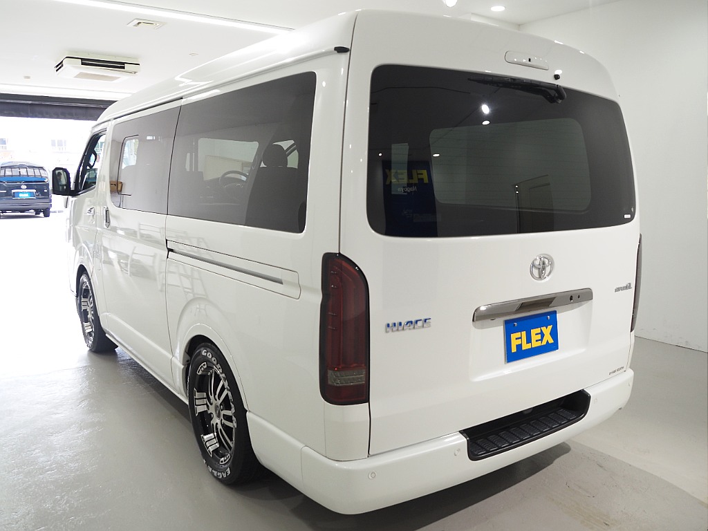 【R5年式/ワイドバンディーゼル2WD/両側小窓付き/11インチナビ】大容量スペース！【全国納車可能】