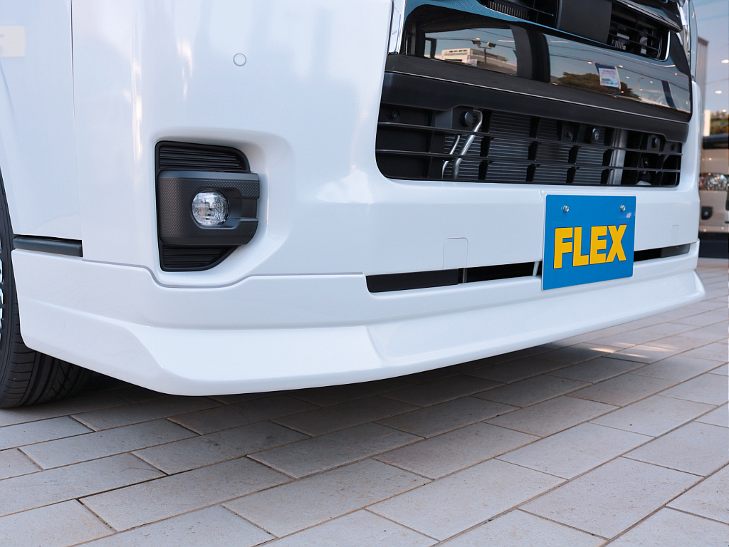 改良後からはフォグランプが小型化＆ＬＥＤ化されました！！ＦＬＥＸフロントリップスポイラー付き！