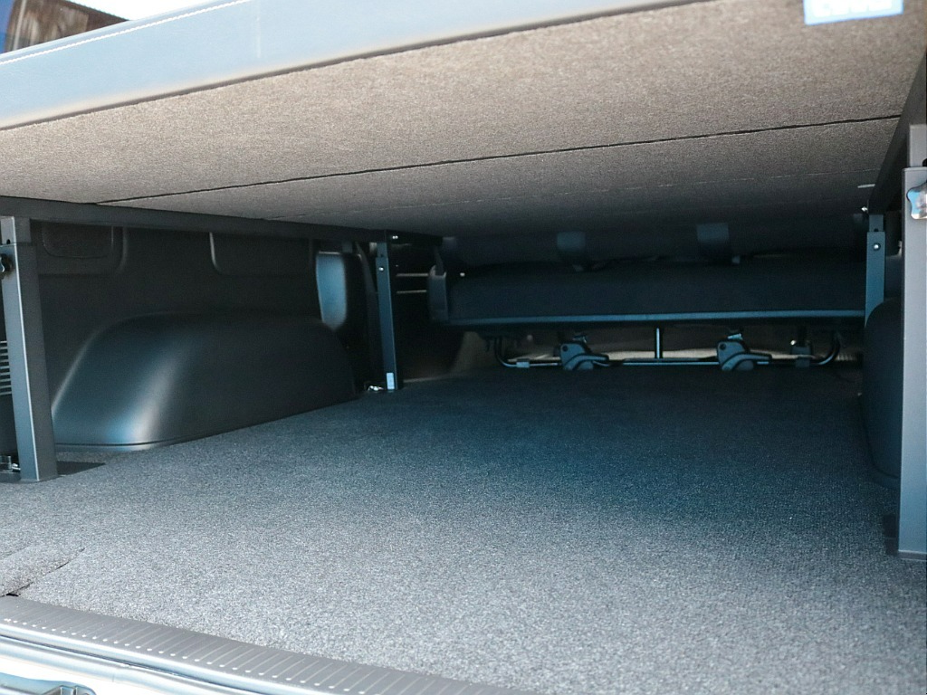 トヨタ ハイエースバン 5D2.0スーパーGLダークプライムⅡロング スライドドア小窓付き ベッドキット 熊本県の詳細画像 その6