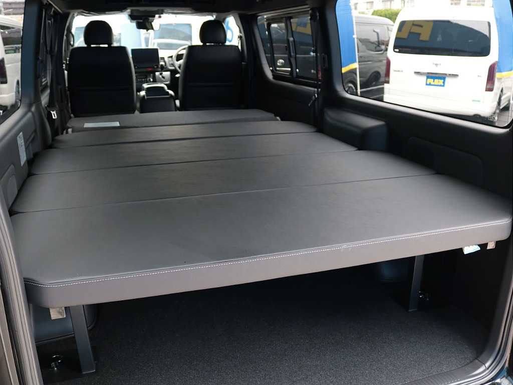 ＦＬＥＸベッドキット付き！大人でも楽に横になれます！車中泊もできちゃいますね♪使い方が広がる人気のカスタムです！