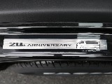 200系ハイエース誕生20周年記念ロゴ入りのフロントドアスカッフプレート！