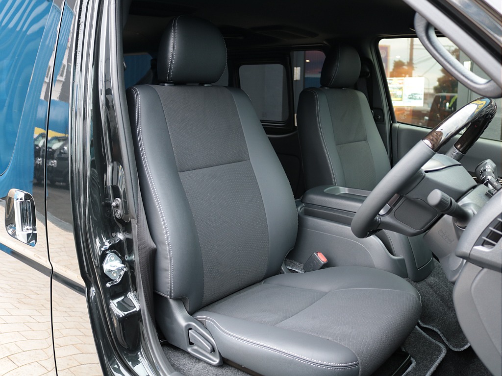 ダークプライム専用装備！シート表皮トリコット＋合成皮革＆ダブルステッチ！