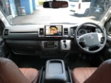 平成２９年式　ＫＤＨ２０１Ｖ　３０００Ｄ　Ｓ－ＧＬ　２ＷＤ　新規車検１年受渡し　走行７７，８００ｋｍ  リアサイドガラス開閉式