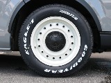 足元はグッドイヤーナスカータイヤ＆ＦＬＥＸコロラド１６インチアルミホイールでスタイリッシュに！