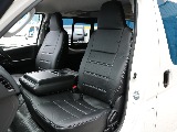 ＤＸならではのフロントシート！３人乗車可能です！