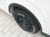 ダウンルックにも効果的かつワイルドなスタイルに仕上がるＦＬＥＸマットブラックオーバーフェンダーも付いております！