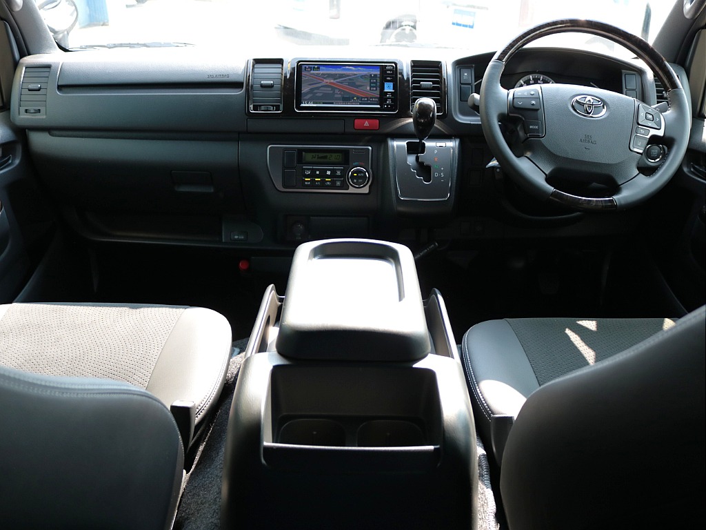 令和６年式　ハイエースＶ　スーパーＧＬ　特別仕様車「ダークプライムⅡ」　２８００ｃｃ　ディーゼル　２ＷＤ　スライドドア小窓付き