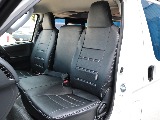 ＤＸならではのフロントシート！３人乗車可能です！