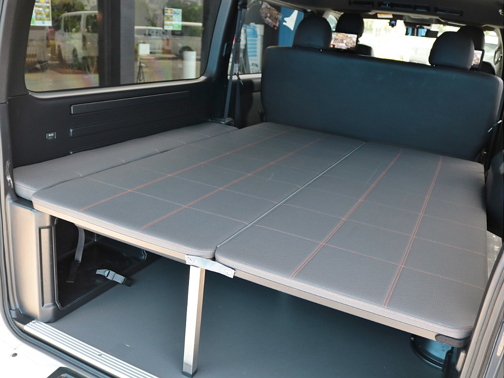 トヨタ純正ベッドキット！大人でも楽に横になれます！車中泊もできちゃいますね♪使い方が広がる人気のカスタムです！