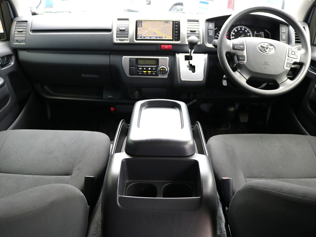 令和４年式　７型　ハイエースバン　スーパーＧＬ　５人乗り　２０００ｃｃ　ガソリン　２ＷＤ　走行２０，０００ｋｍ　両側パワースライドドア付き