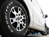 足元にはＴＲＤ１５インチアルミホイールセットの組み合わせ！
