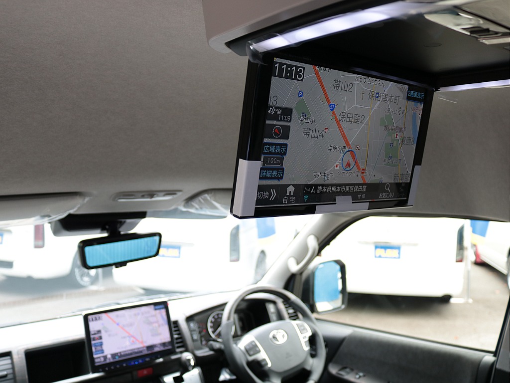 アルパイン１２．８インチ大型フリップダウンモニター付き♪長時間のドライブもこれで退屈しませんね♪