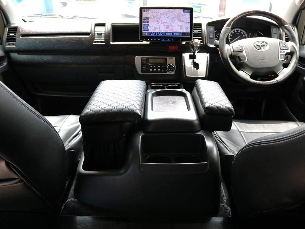 令和４年式　６型　ハイエースワゴン　ＧＬ　１０人乗り　２７００ｃｃ　ガソリン　２ＷＤ　走行３２，５５０ｋｍ　内外装ＦＬＥＸフルカスタム