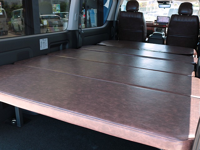 ＦＬＥＸノットレコードベッドキット付き！大人でも楽に横になれます！車中泊もできちゃいますね♪使い方が広がる人気のカスタムです！