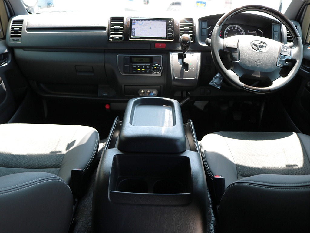 令和４年式　ハイエースＶ　スーパーＧＬ　特別仕様車「ダークプライムⅡ」　２８００ｃｃ　ディーゼル　２ＷＤ　スライドドア小窓付き　走行22,200km
