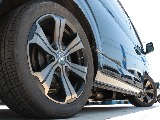 足元にはＦＬＥＸバルベログランデ１８インチアルミホイール＆トーヨーＨ２０タイヤの組み合わせ！