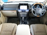 車内は高級感のある本革シートにベージュ内装！これだけ綺麗だと最初の内は使うのも気が引けそうです､､､