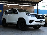 各所マットブラック塗装！マットな風合いの中にも艶があり高級車の風格があります！