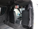 リア全面カーテン付き♪人目を気にせず着替えや車中泊ができちゃいますね♪