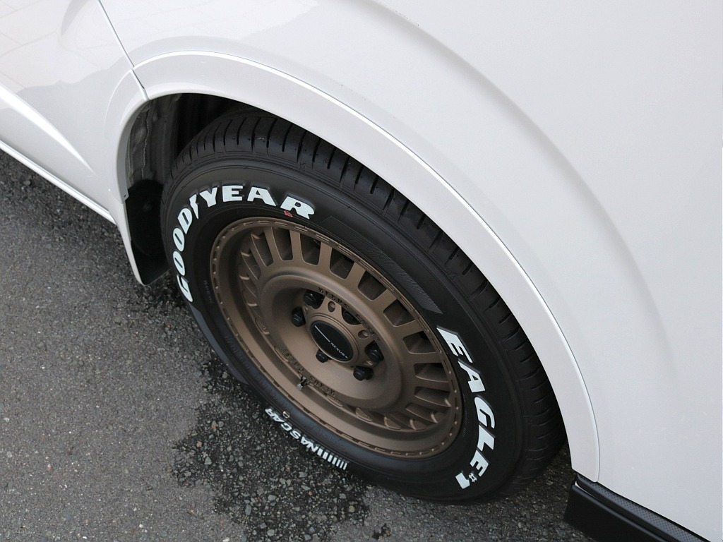 新品のダウンルックにも効果的なＦＬＥＸオーバーフェンダー付き！