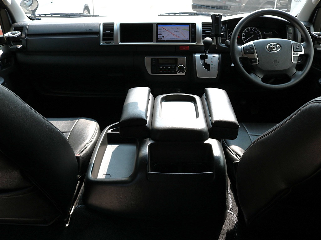 令和５年式　ハイエース　ワゴン　ＧＬ　２７００ｃｃ　ガソリン　２ＷＤ　シートアレンジＶｅｒ１　ＦＬＥＸカスタム　走行２３，３５０ｋｍ