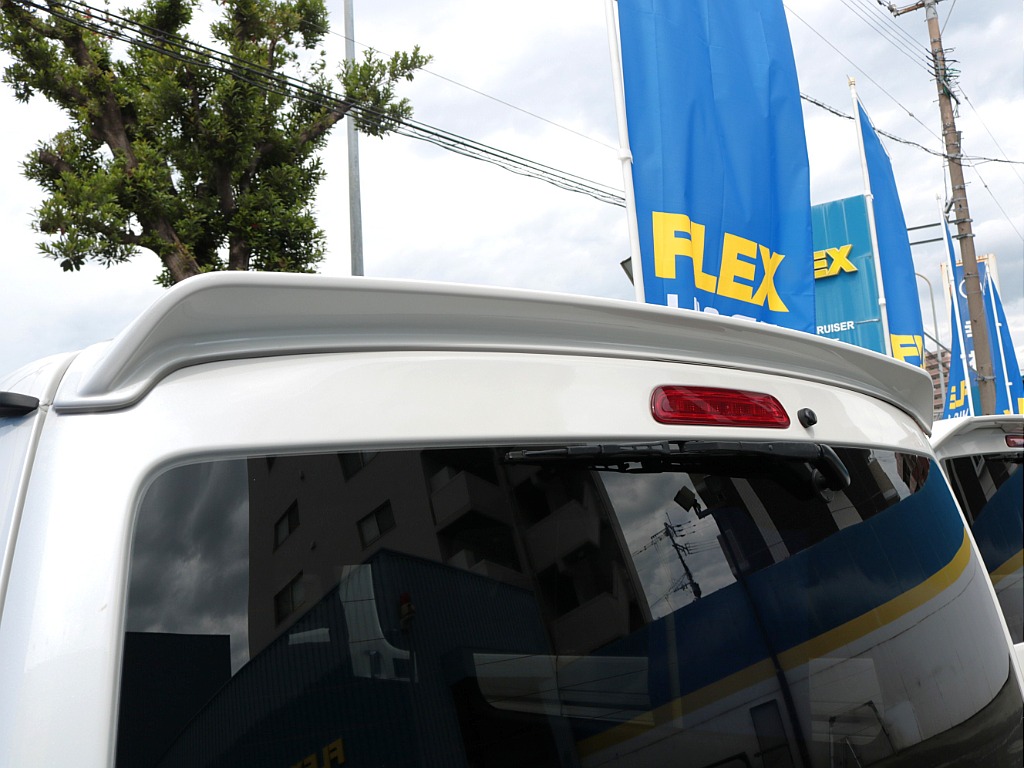 新品ＦＬＥＸリヤスポイラー！！後ろ姿にも立体感がでますね♪