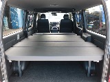 新品のＦＬＥＸベッドキット装着しました！ハイエースならではの広大なラゲッジスペースをご活用ください！