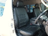 全席ブラックレザー調シートカバー！シートカバー付きでお手入れも楽になりますよ♪