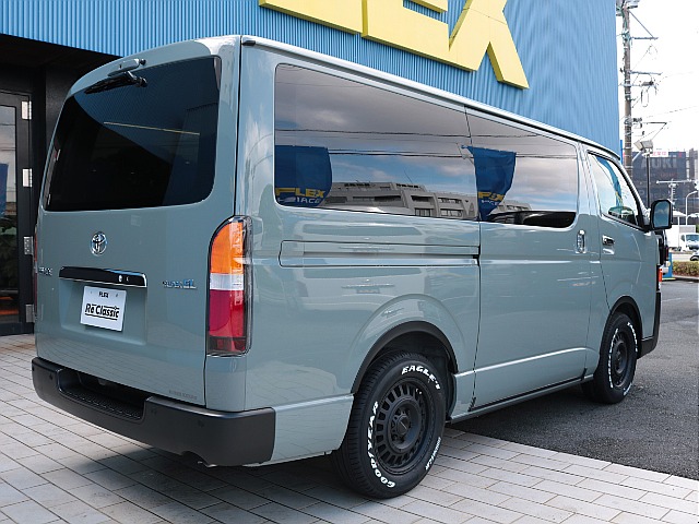 登録済み未使用車　ハイエースＶ　スーパーＧＬ　アースカラーパッケージ「カーキ」　２０００ｃｃ　ガソリン２ＷＤ　両側パワースライドドア付き　寒冷地仕様　新品パーツでカスタムしました！